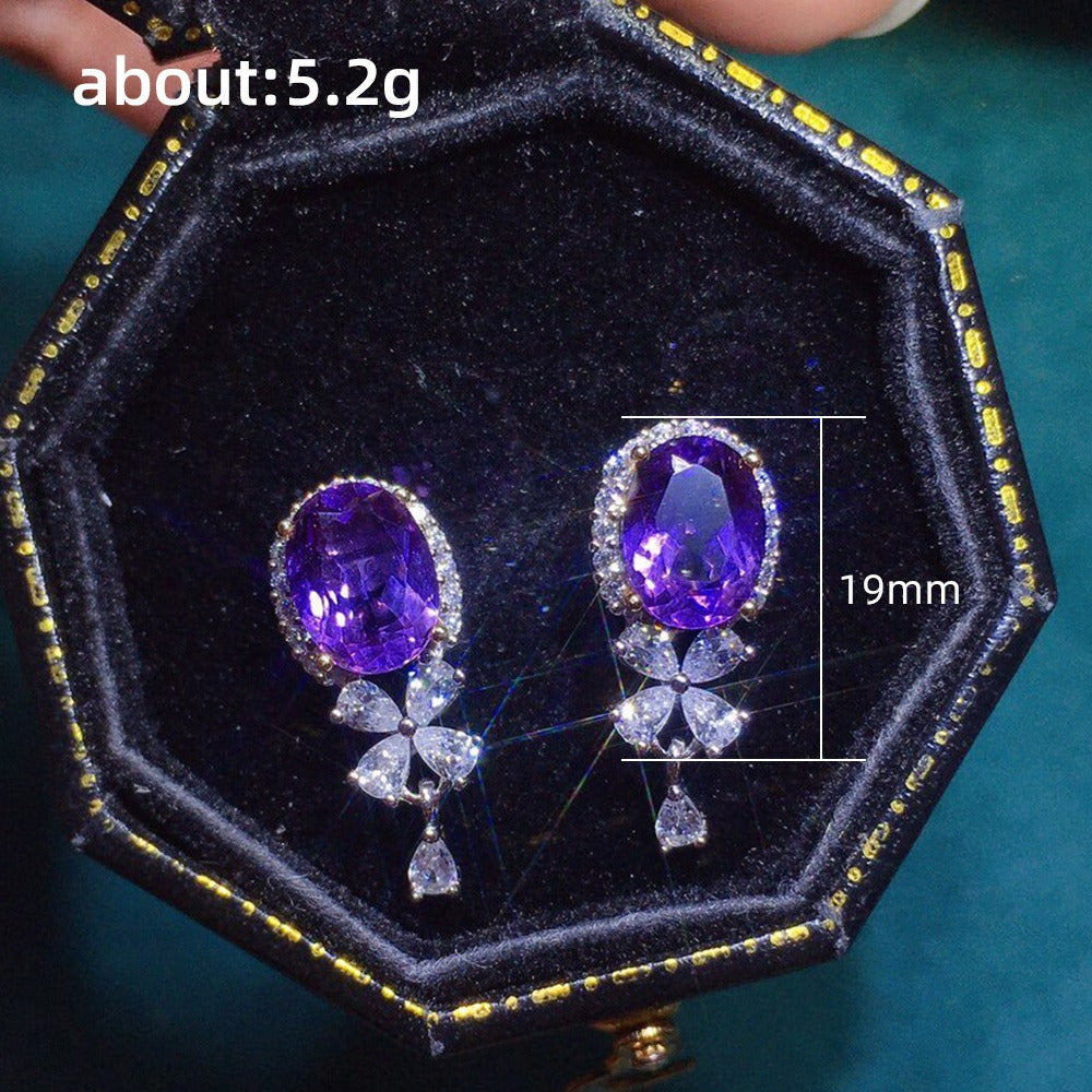 Fashionable and versatile, minimalist short and light luxury earrings