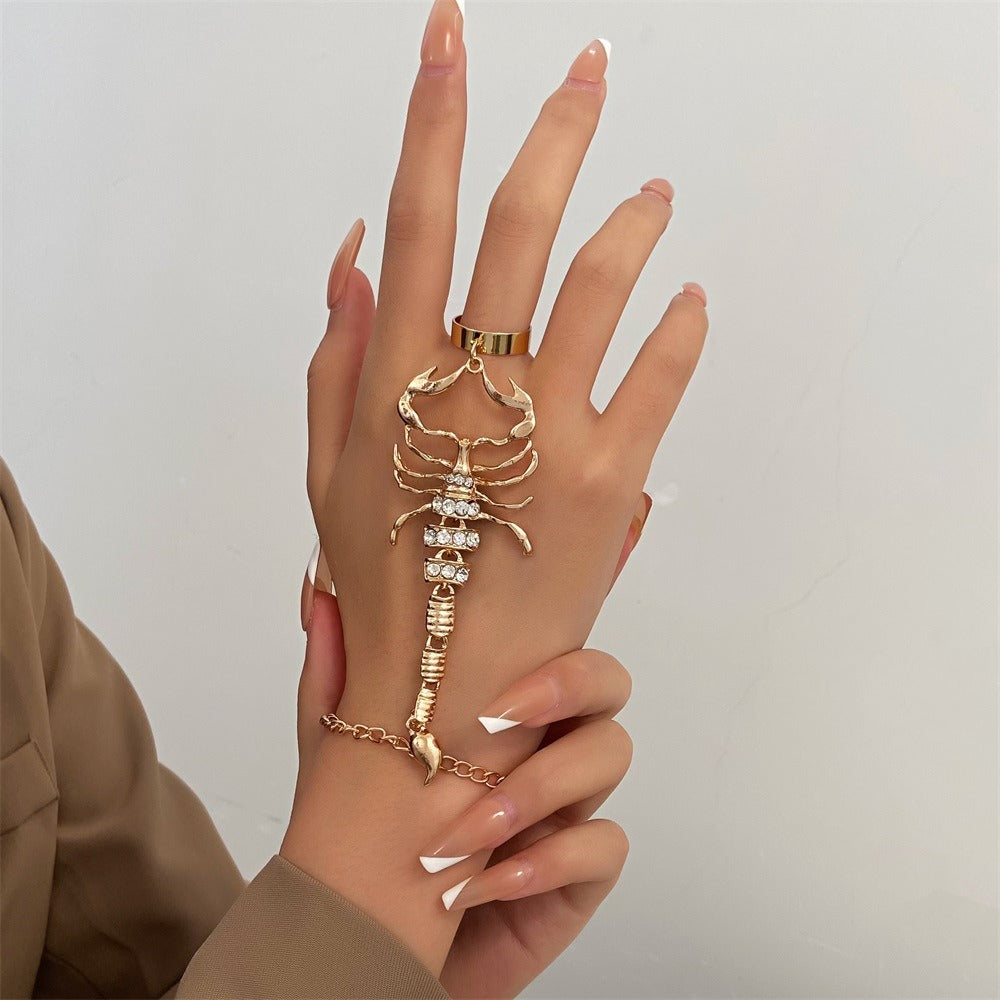 Vintage Punk Scorpion Tassel Chain Ring Bracelet Sets for Women Men Gothic Crystal Ring Connected Finger Charm Bracelets Jewelr